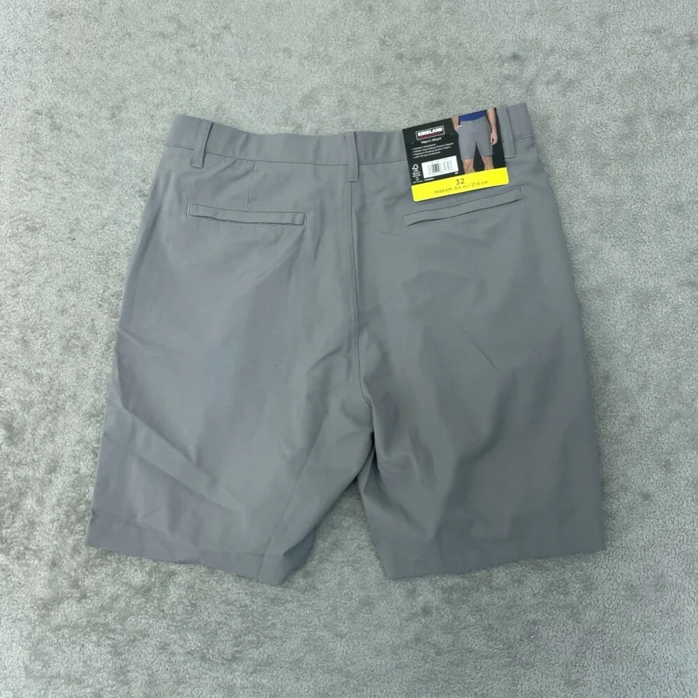 NWT Kirkland Signature Men's 32 Gray Stretch Shorts With UPF 50 Bermuda